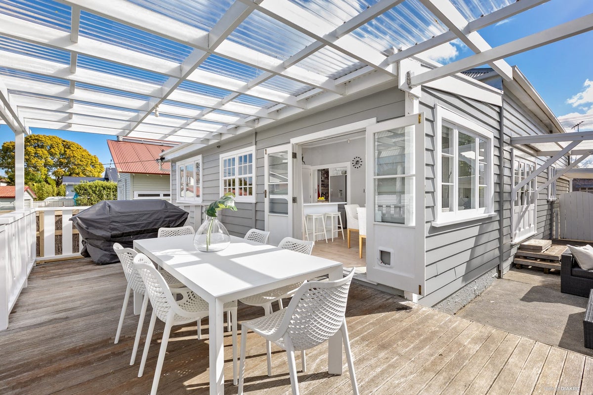32 Pine Street, Mount Eden, Auckland - Carousel 2