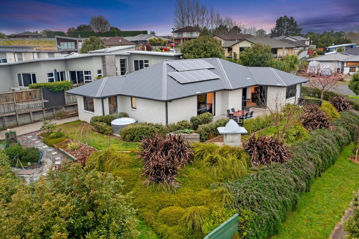 51 Caldera Crescent, Pyes Pa, Tauranga - Carousel 2