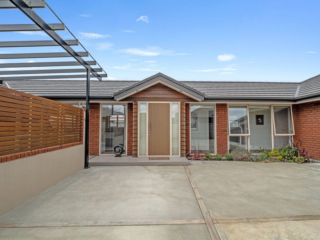 8A Vernon Avenue, Takaro, Palmerston North - Carousel 1