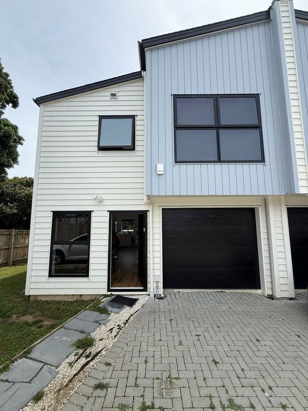 15B Tomlinson Street, Hillpark, Auckland - Carousel 1