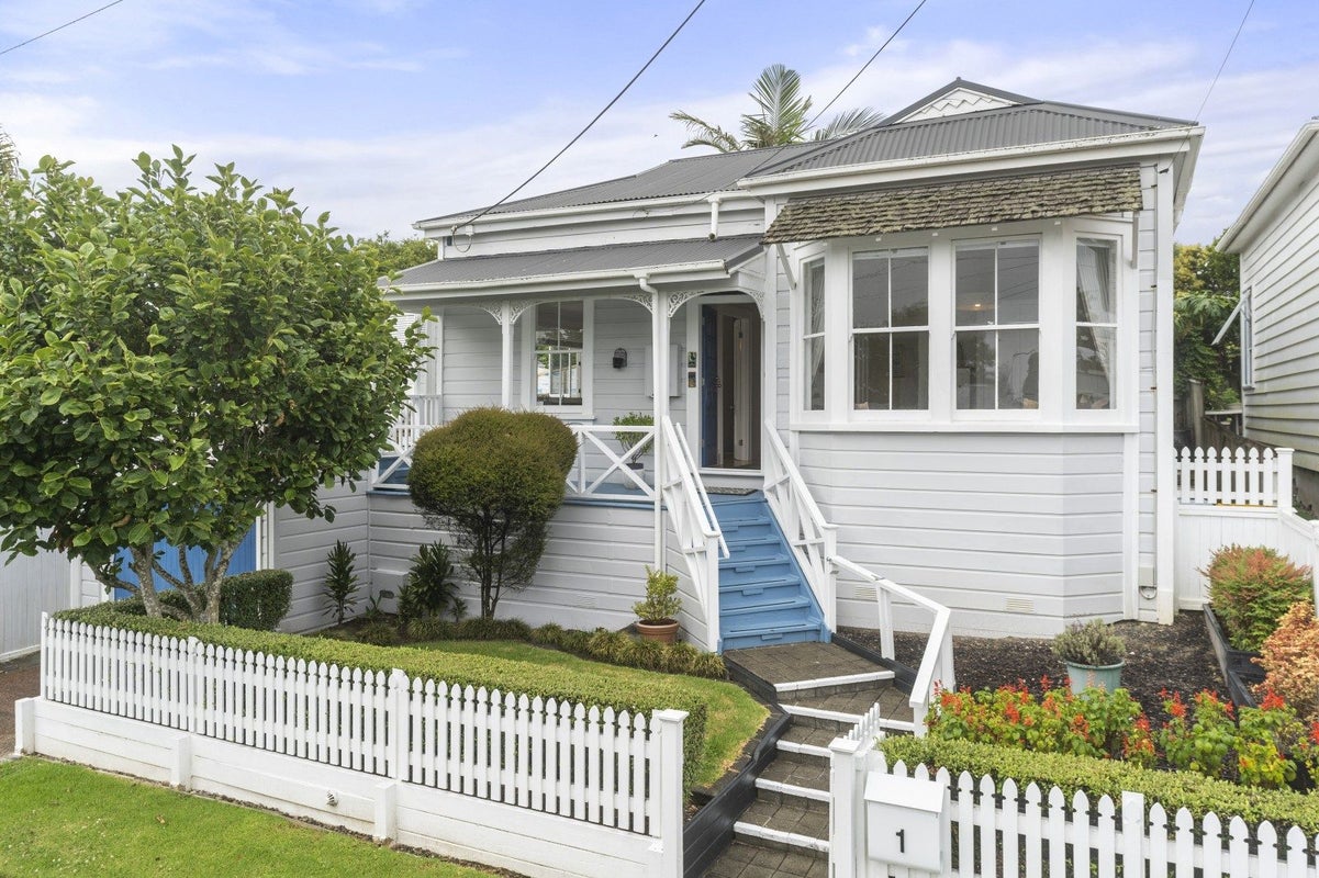 1 St Leonards Road, Devonport, Auckland - Carousel 1