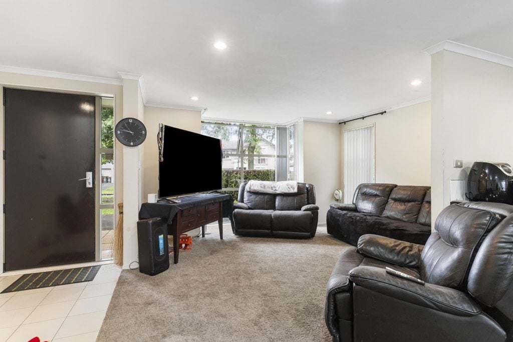 71 Bruce Pulman Drive, Takanini, Papakura, Auckland - Carousel 2