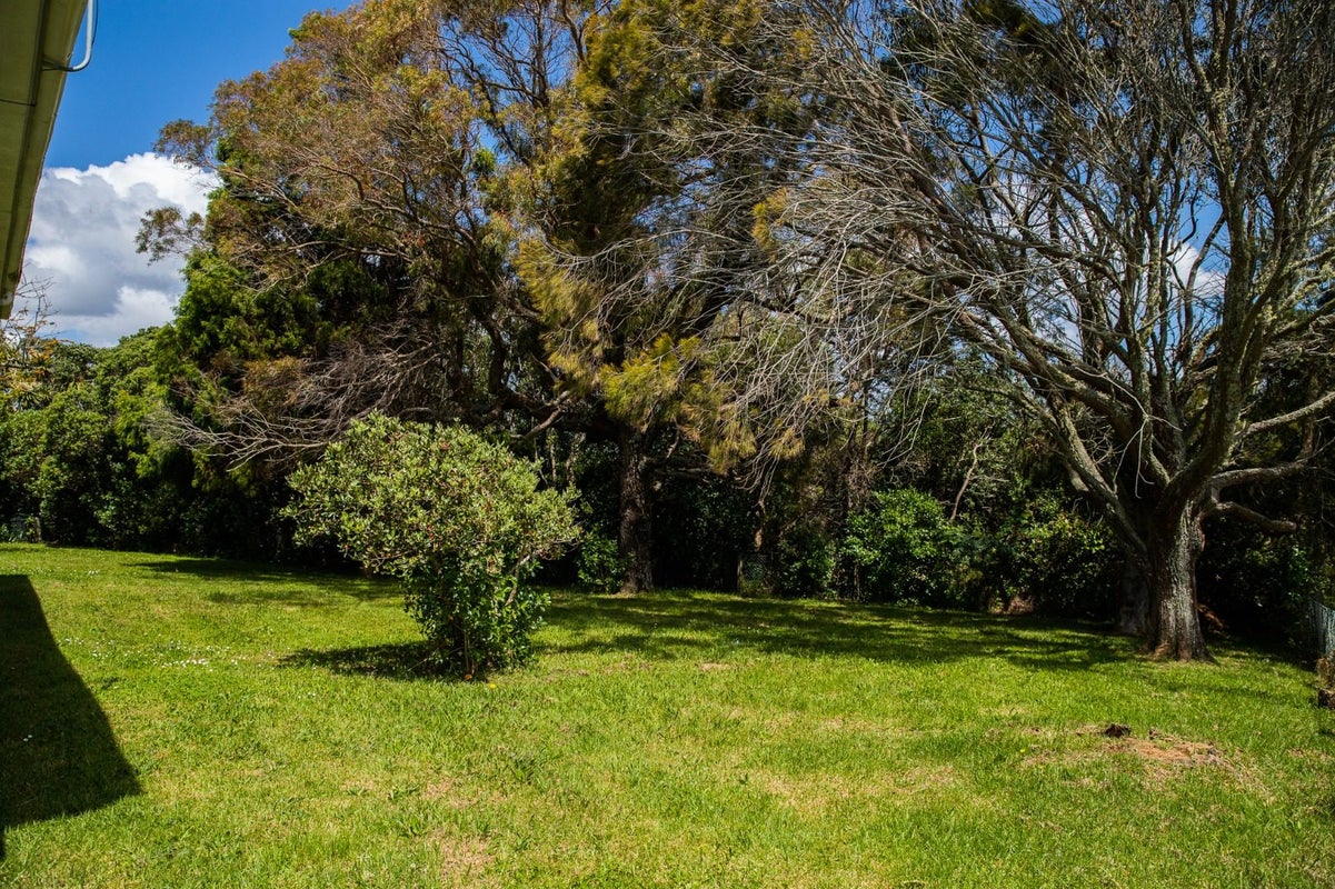 43 Hillary Crescent, Belmont, Auckland - Carousel 10