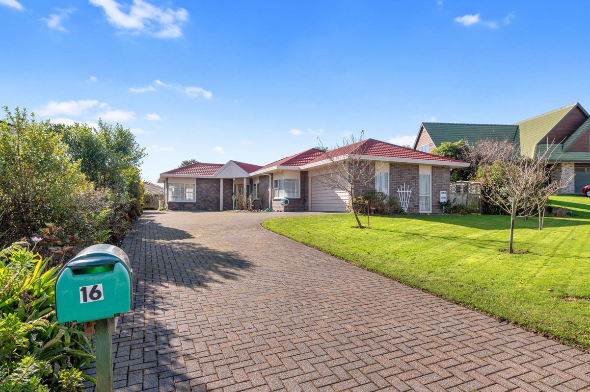 16 Thelma Place, Lynmore, Rotorua - Carousel 16