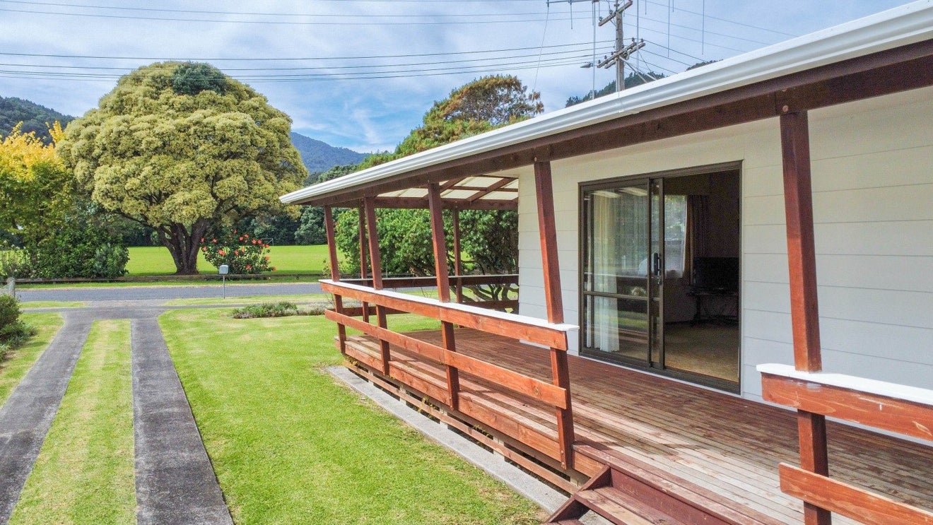 35 West Crescent, Te Puru, Thames - Carousel 2