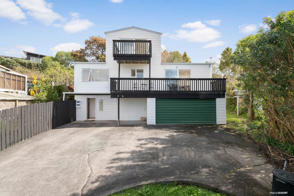 21A Everard Avenue, Army Bay, Whangaparaoa - Carousel 1