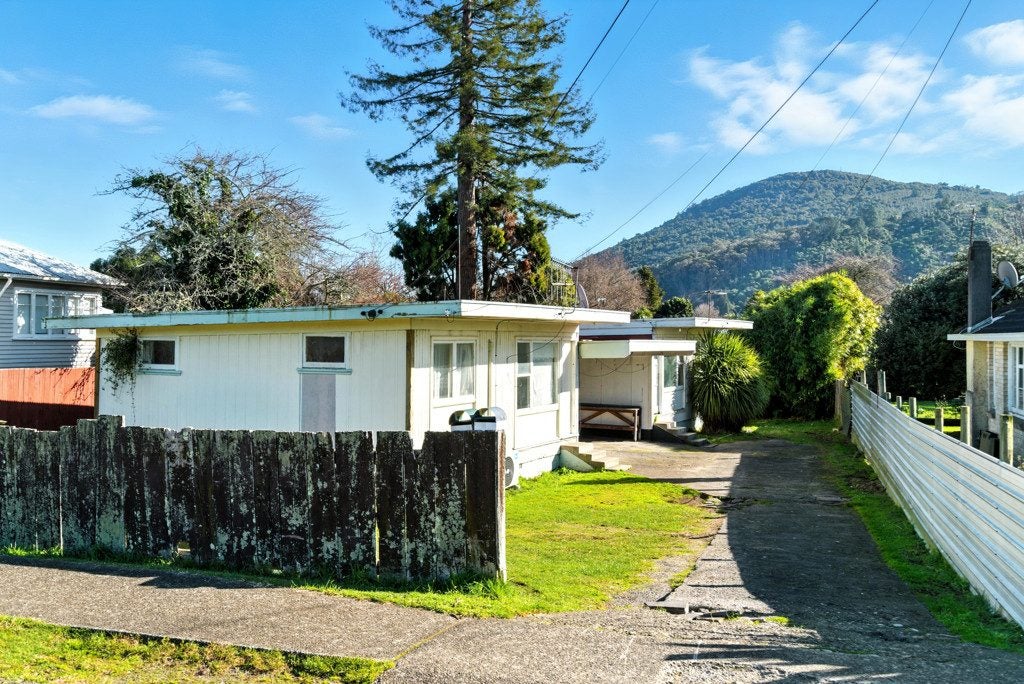 10A & 10B Neil Road, Fairy Springs, Rotorua, Bay Of Plenty - Carousel 1