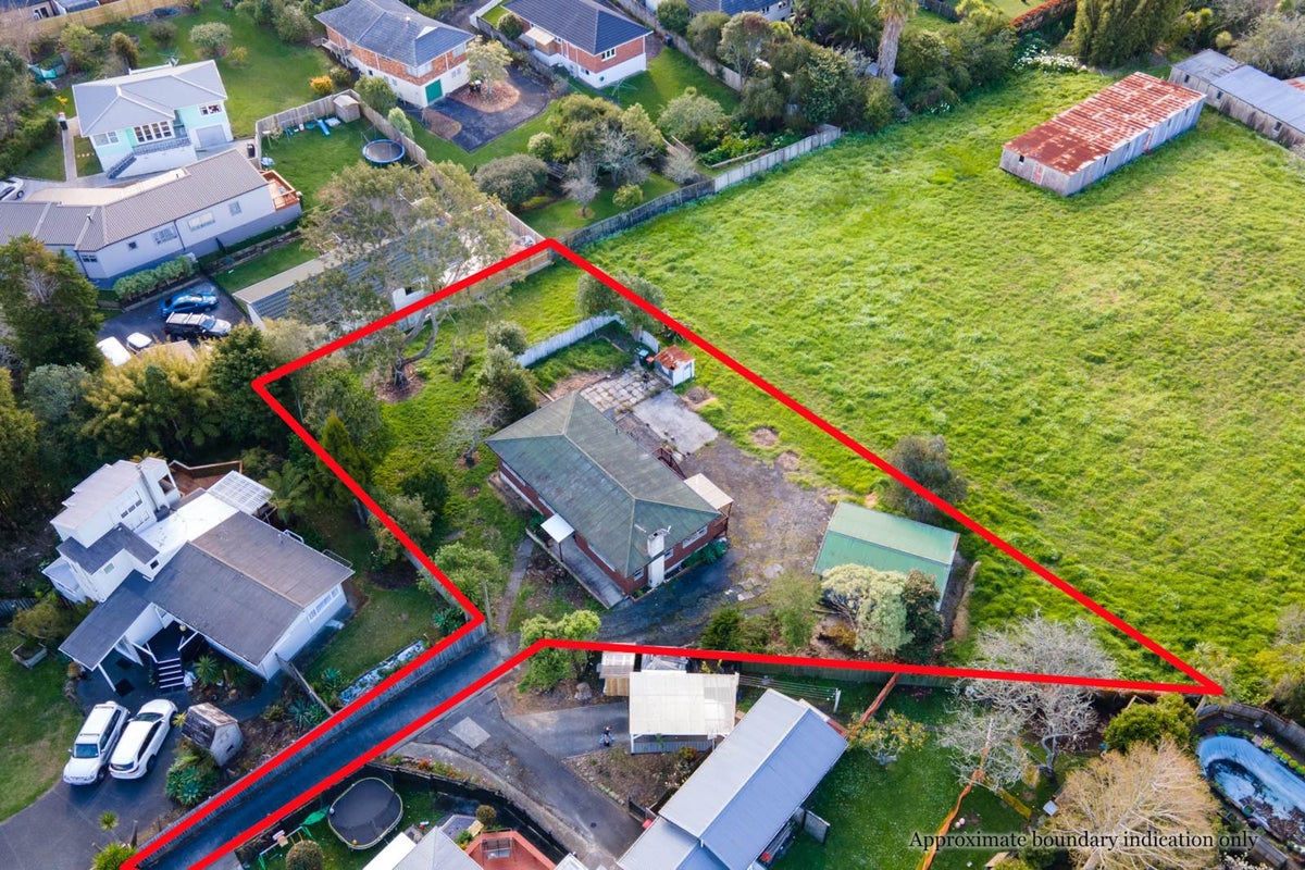 27A Puketea Street, Blockhouse Bay, Auckland - Carousel 1