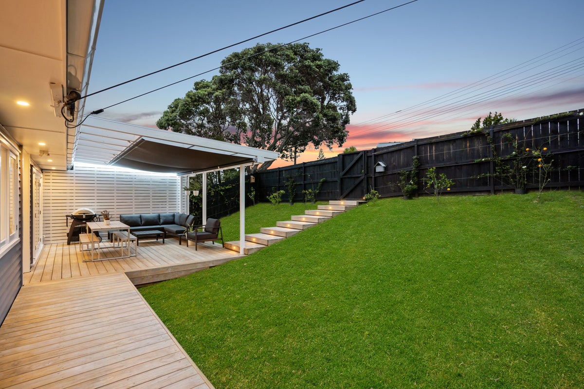 60 Taupo Street, Green Bay, Auckland - Carousel 2