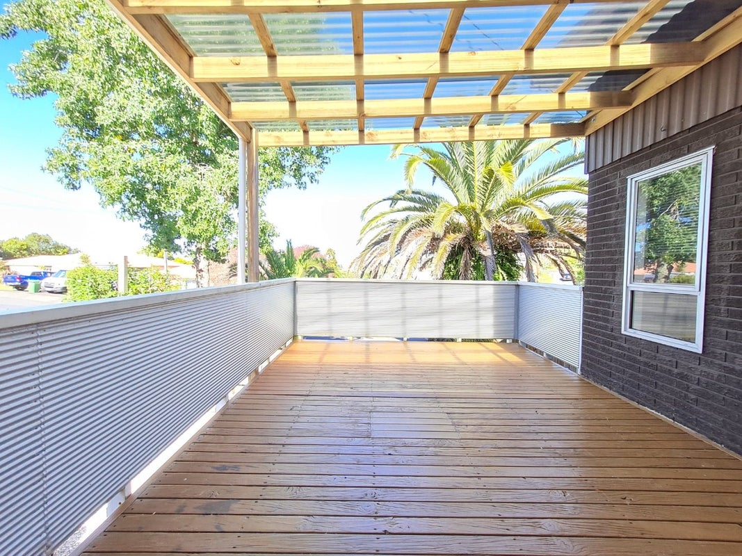 29 Elliston Crescent, Stanmore Bay, Whangaparaoa - Carousel 1