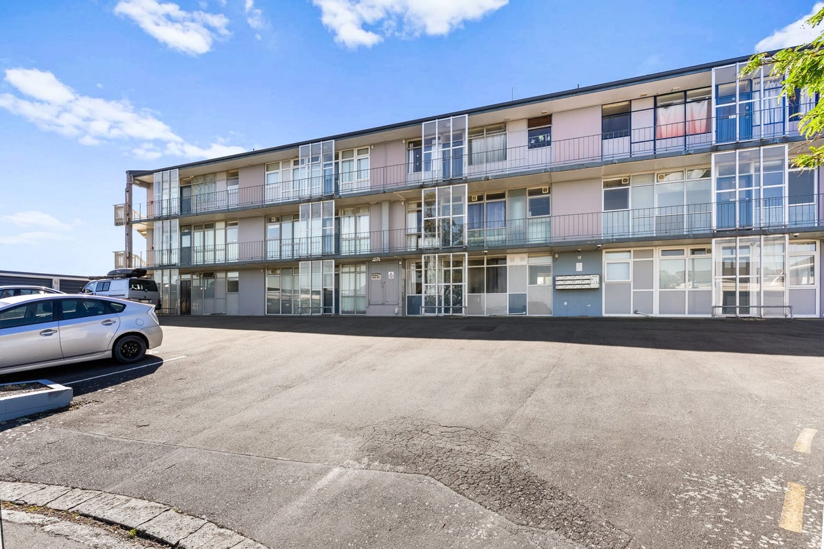 A3/23 Rangitane Street, Maupuia, Wellington - Carousel 1