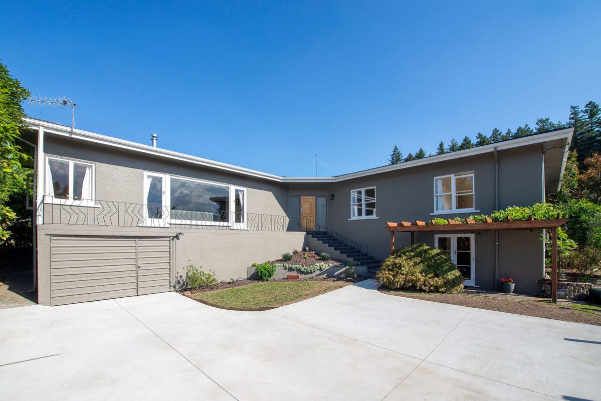 7 Lynmore Avenue, Lynmore, Rotorua - Carousel 1