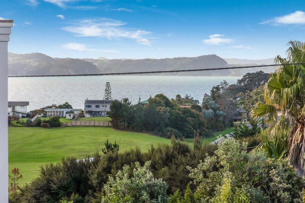 22 Stanmore Bay Road, Stanmore Bay, Whangaparaoa - Carousel 2