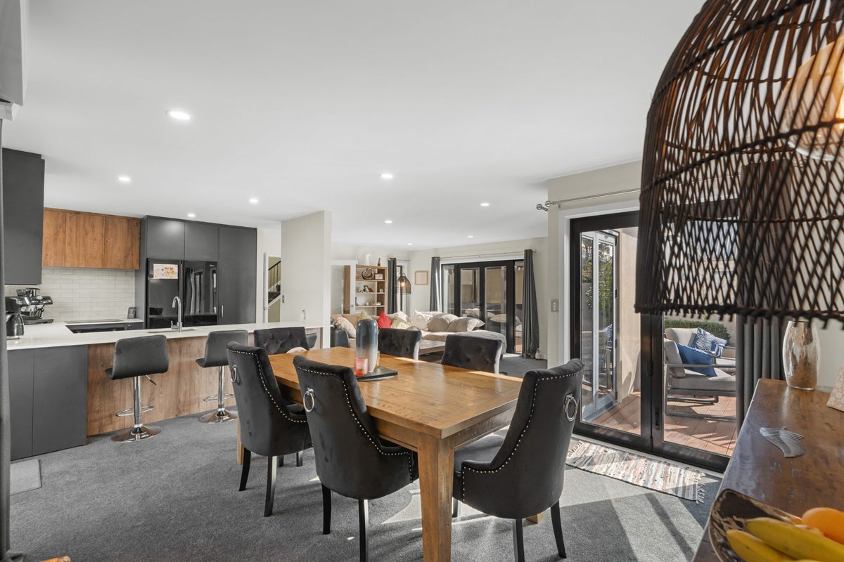28 Courtenay Street, St Albans, Christchurch - Carousel 1