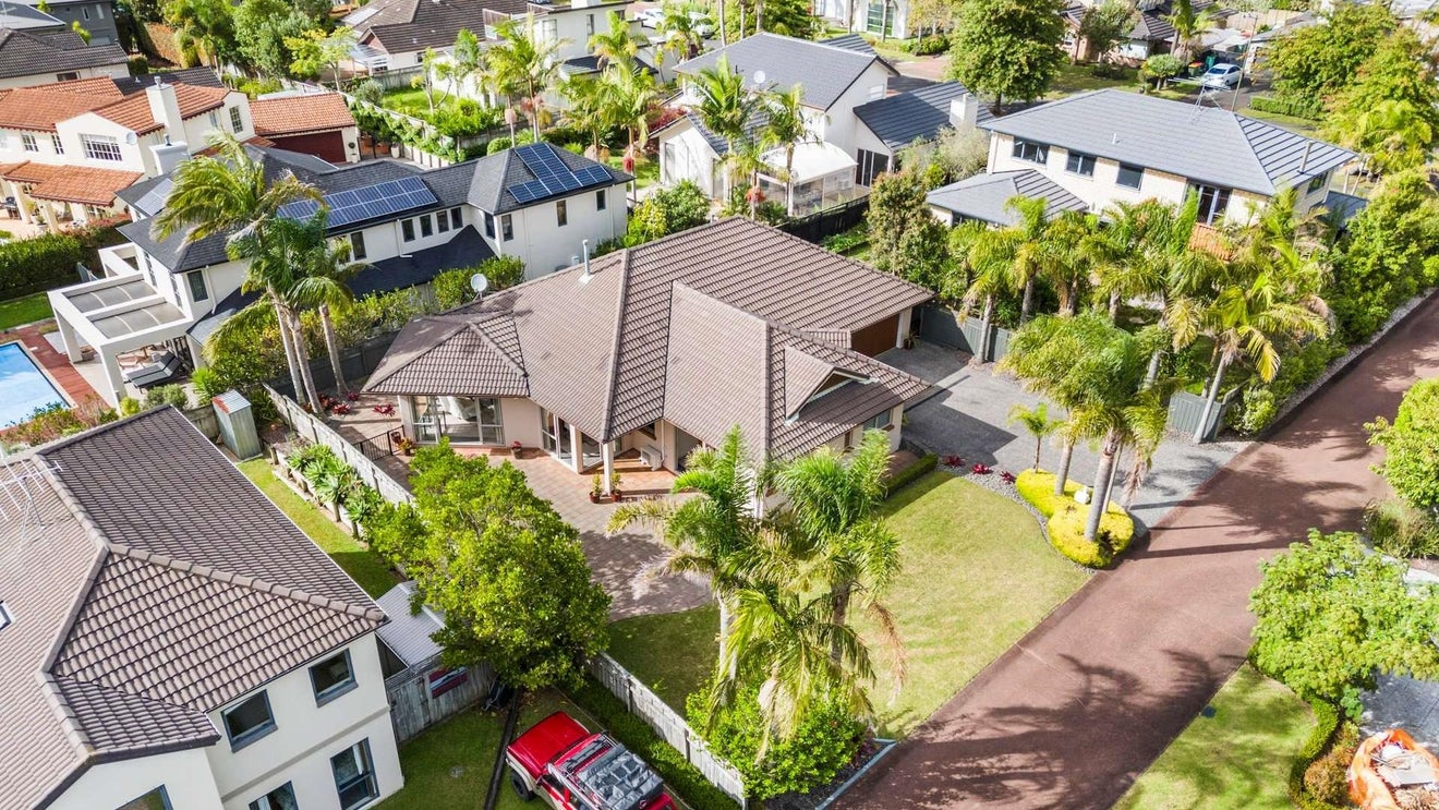 23 English Oak Drive, Schnapper Rock, Auckland - Carousel 1