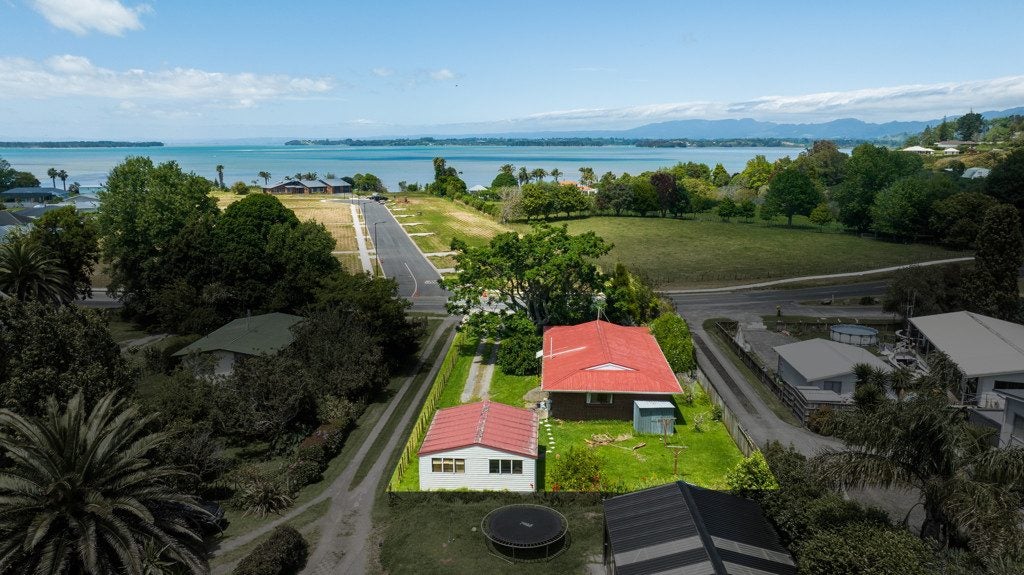 124 Athenree Road, Athenree, Katikati - Carousel 1
