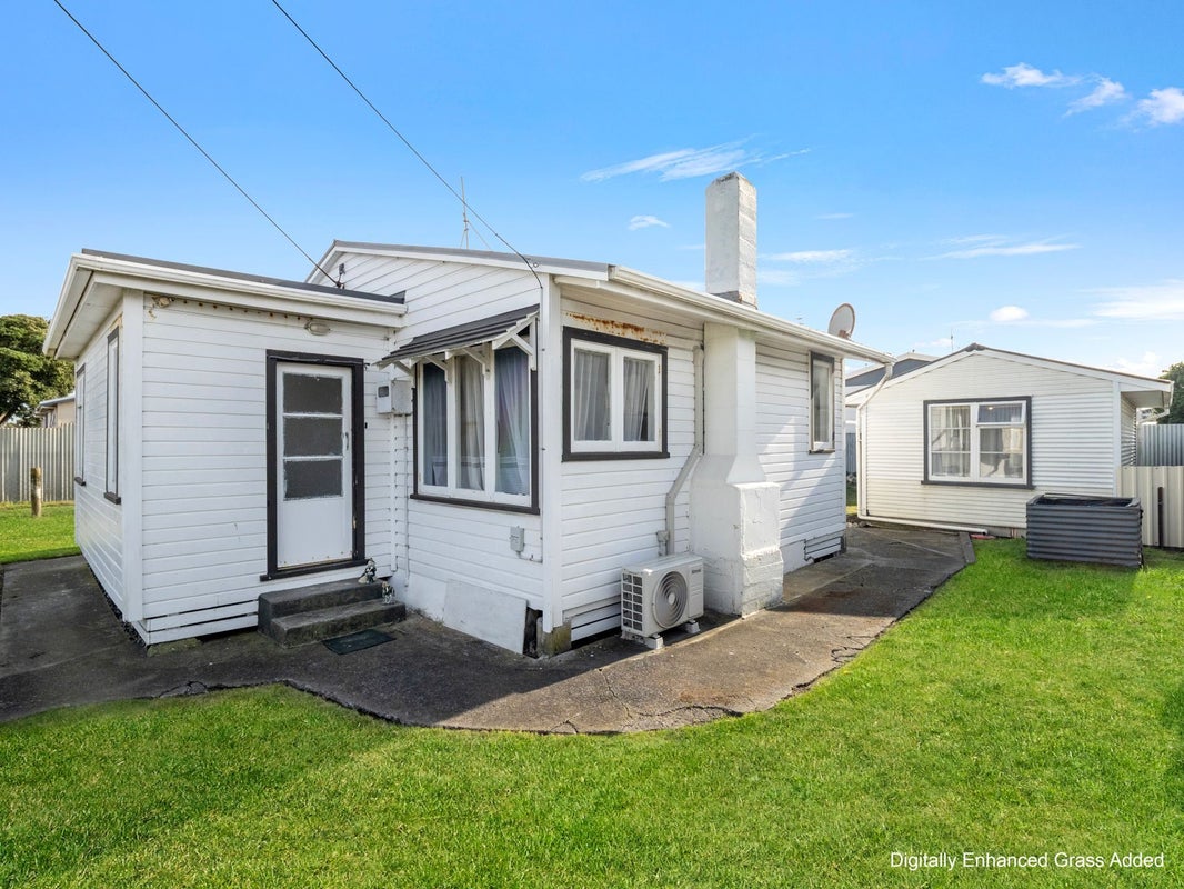 10 Cornfoot Street, Castlecliff, Whanganui - Carousel 1