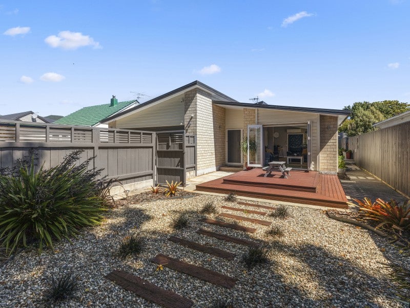 31 Allen Street, Boulcott, Lower Hutt - Carousel 1