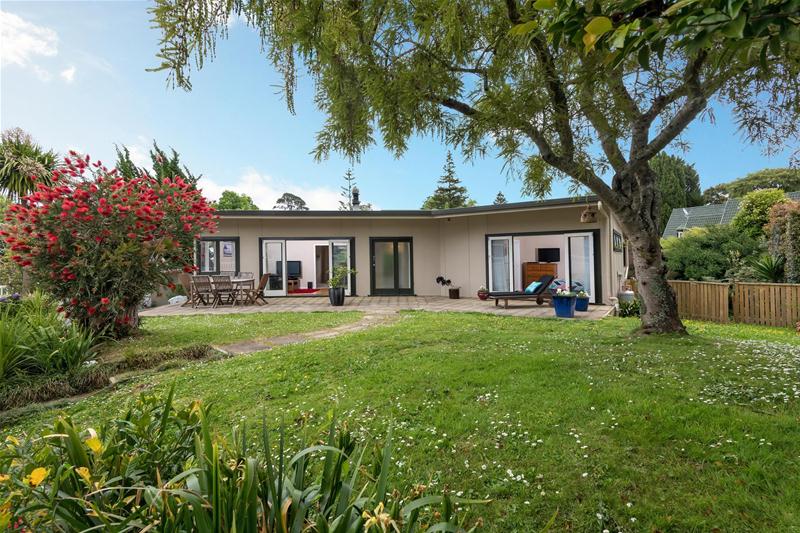 1/26 Liston Crescent, Howick, Auckland - Carousel 1