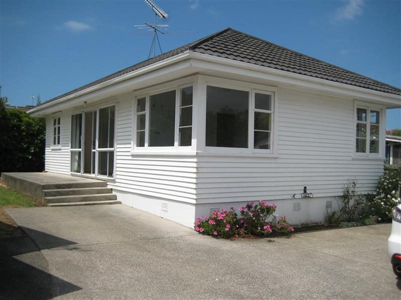 2/66 Wellington Street, Howick, Auckland - Carousel 2