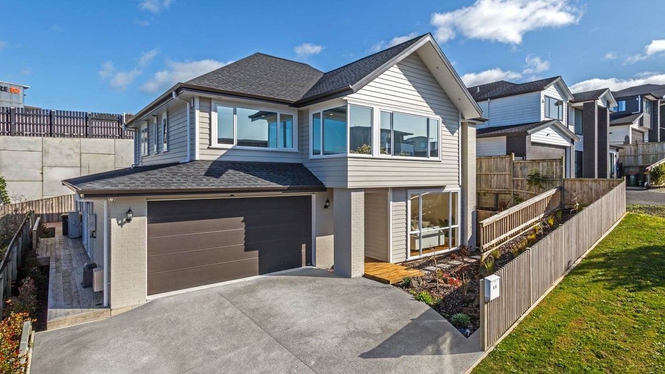 38 Colliston Rise, Pinehill, Auckland - Carousel 1