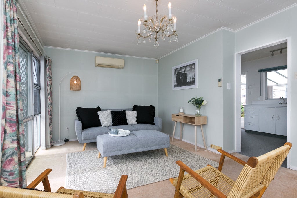15 Plunket Street, Tamatea, Napier - Carousel 1