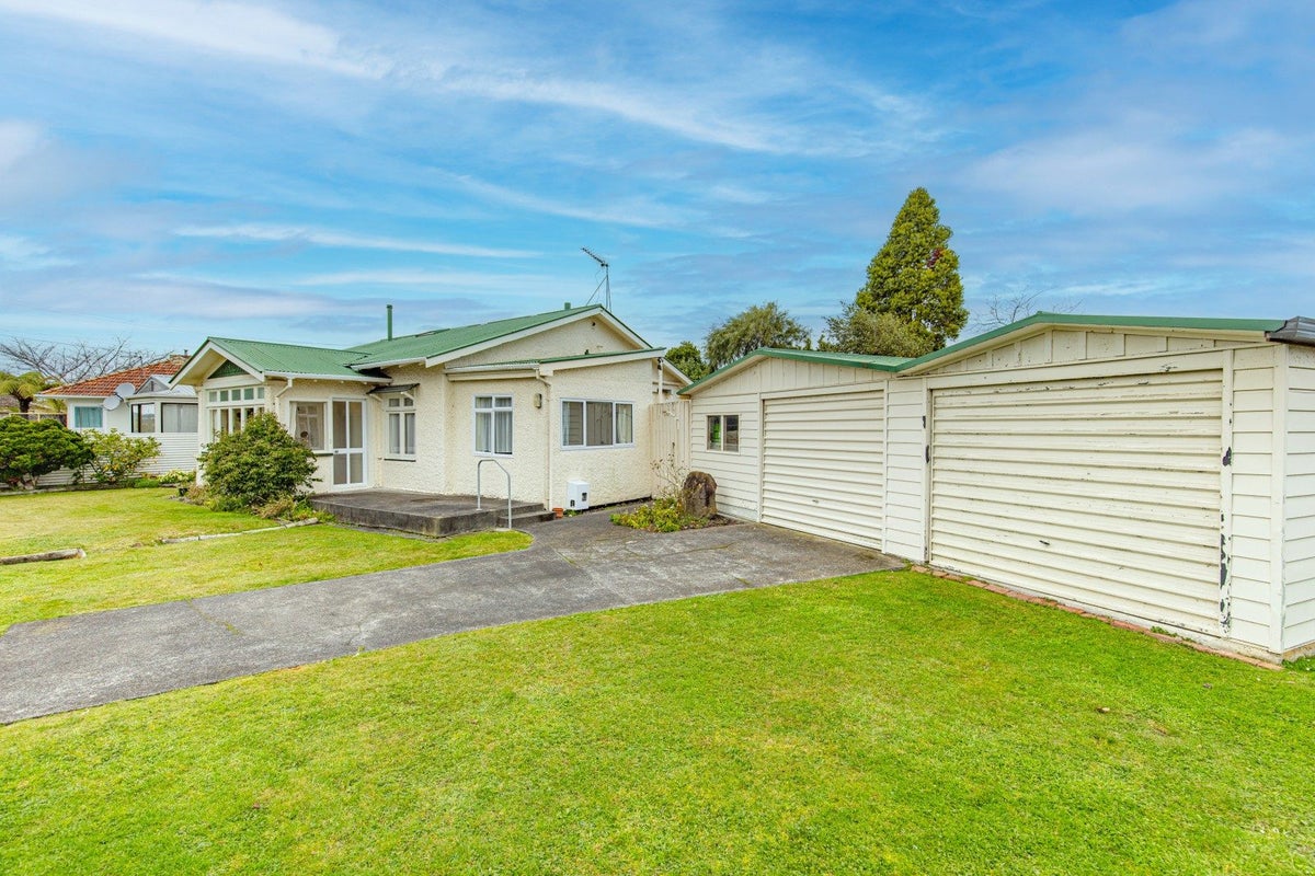 12 Kepa Street, Whanganui East, Whanganui - Carousel 2