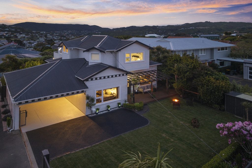 24 Duthie Street, Karori, Wellington - Carousel 1