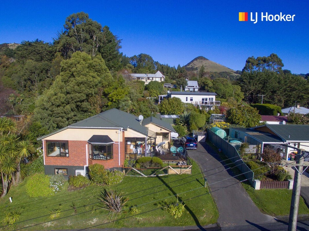 10 Sherwood Street, Portobello, Dunedin - Carousel 1