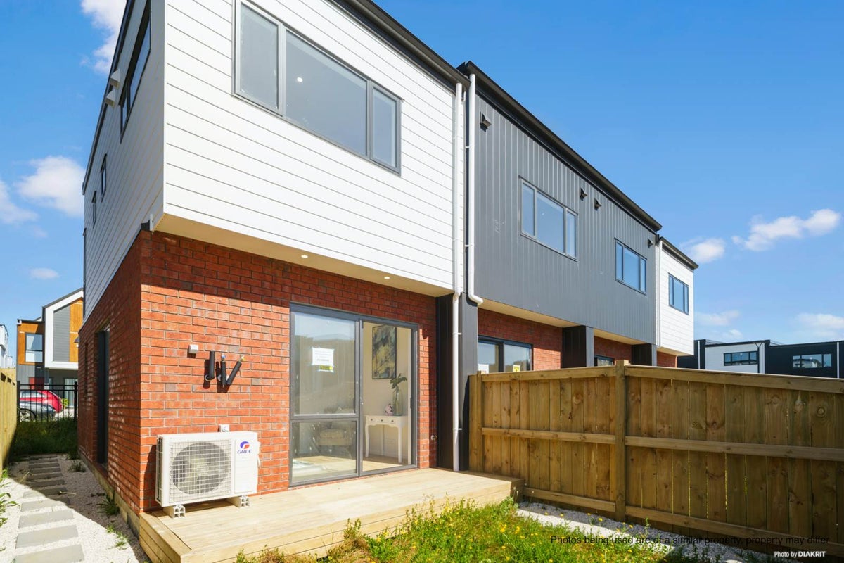 8 Creekside Way, Flat Bush, Auckland - Carousel 2