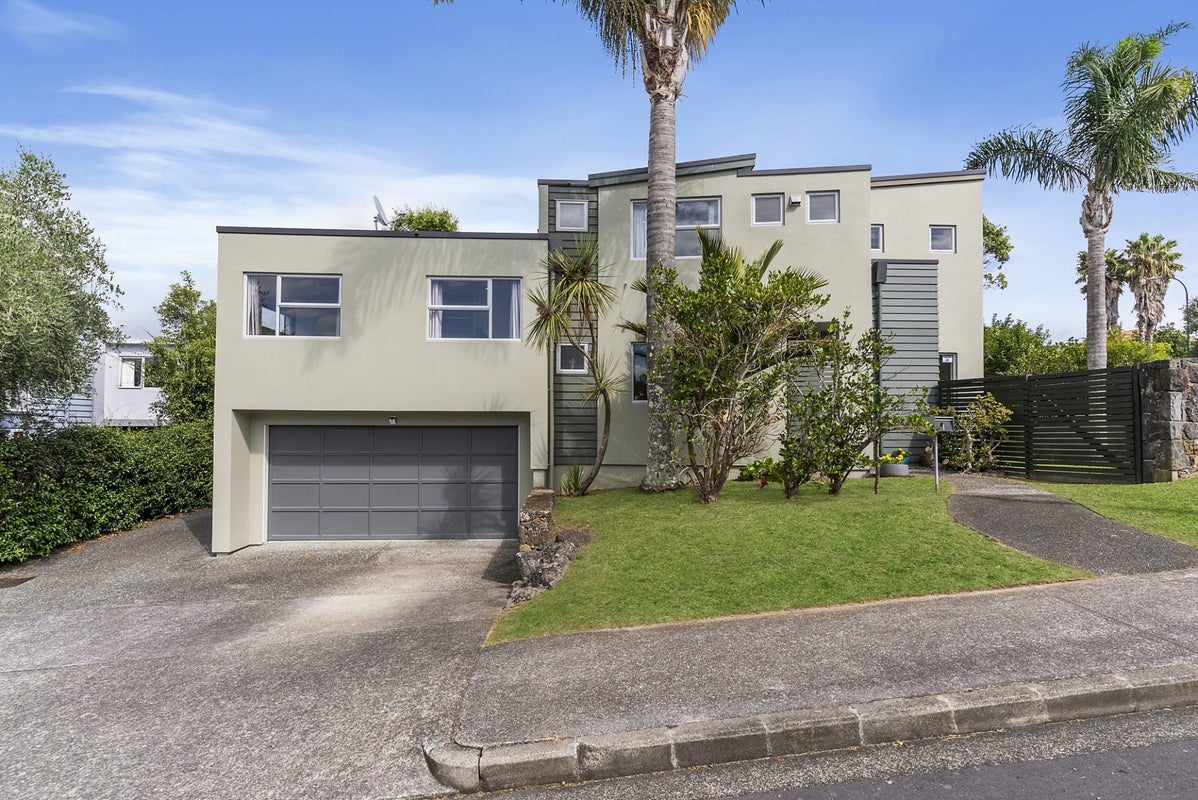 1 Romola Street, Glendowie, Auckland - Carousel 1