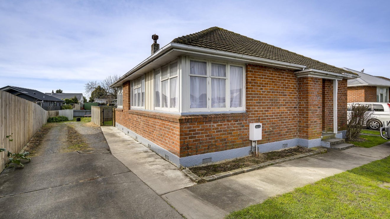 1222 Cunningham Crescent, Mayfair, Hastings - Carousel 1