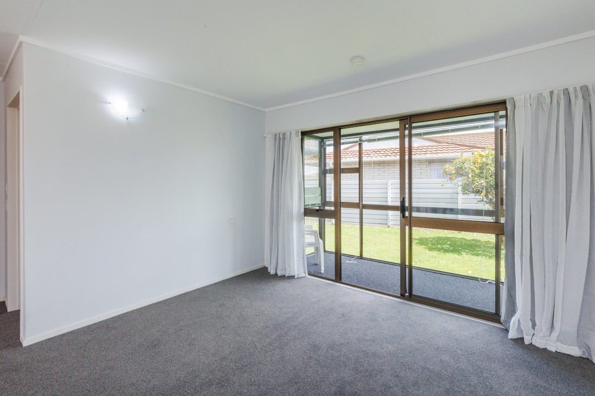 5 Herbert Avenue, Cloverlea, Palmerston North - Carousel 2