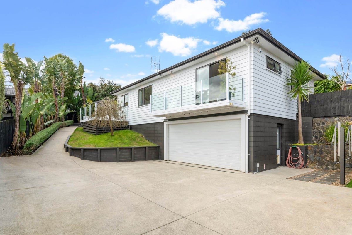 32B Barberton Terrace, Red Hill, Papakura, Auckland - Carousel 1