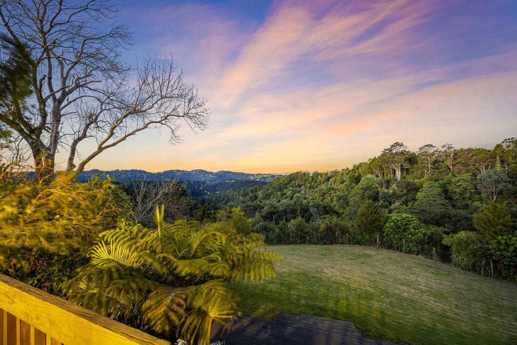 3 Laingfield Terrace, Laingholm, Auckland - Carousel 1