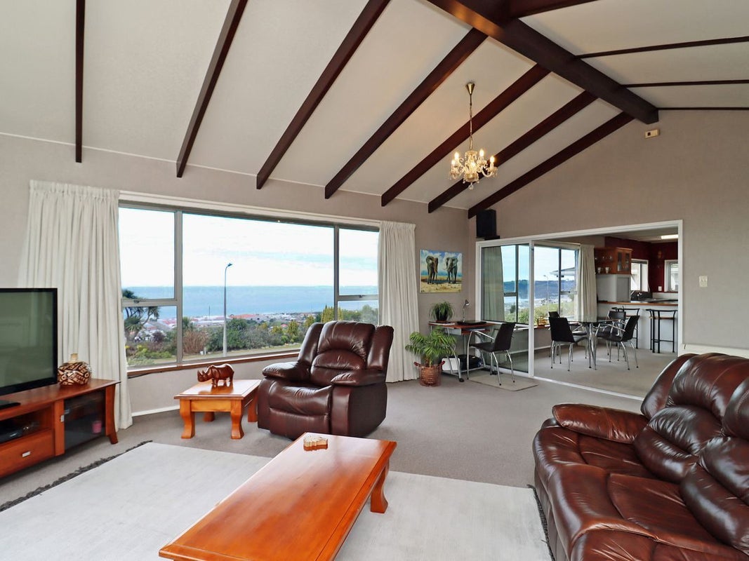 17 Oakleigh Crescent, Oamaru North, Oamaru - Carousel 2