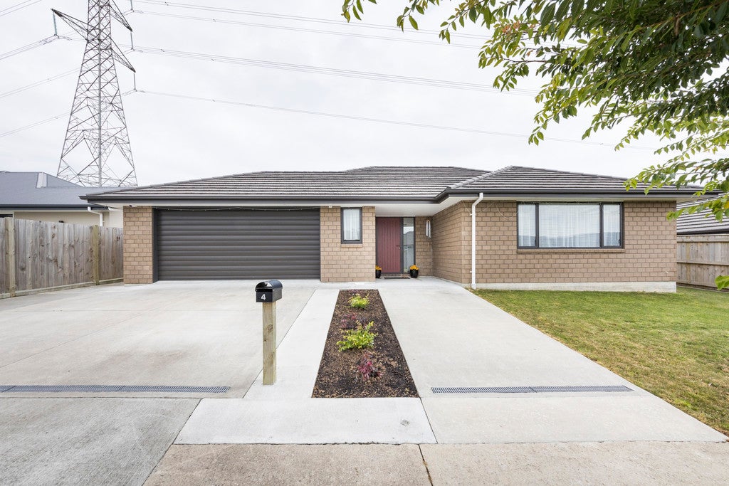 4 Cyprus Place, Fitzherbert, Palmerston North - Carousel 1
