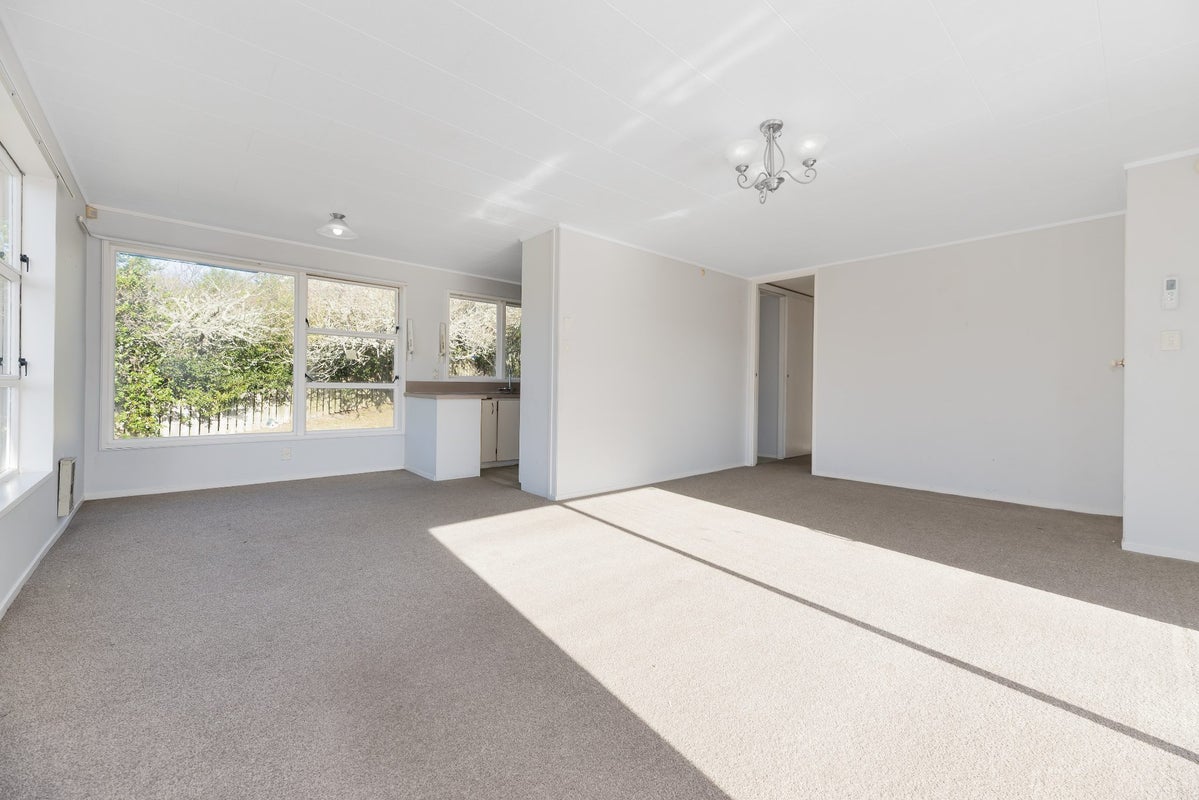 17 Flavia Place, Lynfield, Auckland - Carousel 2