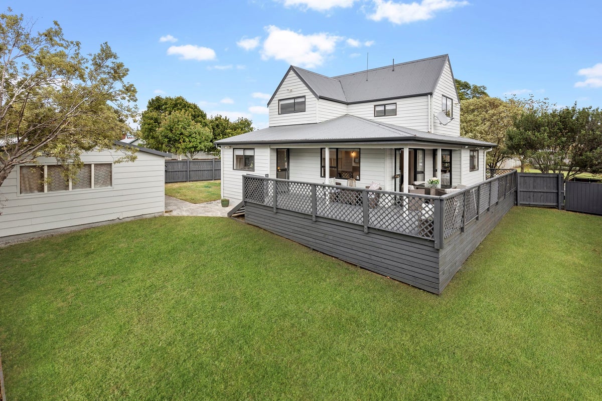 32 Muirfield Street, Wattle Downs, Auckland - Carousel 2