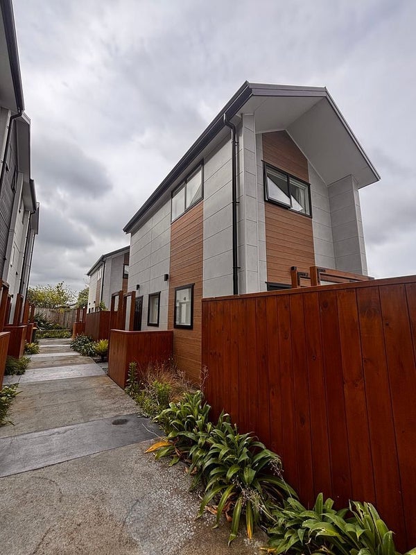 11/41 Kervil Avenue, Te Atatu Peninsula, Auckland - Carousel 1