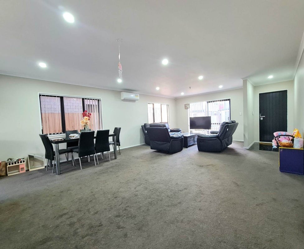 6 Kakaho Way, Papatoetoe, Auckland - Carousel 1