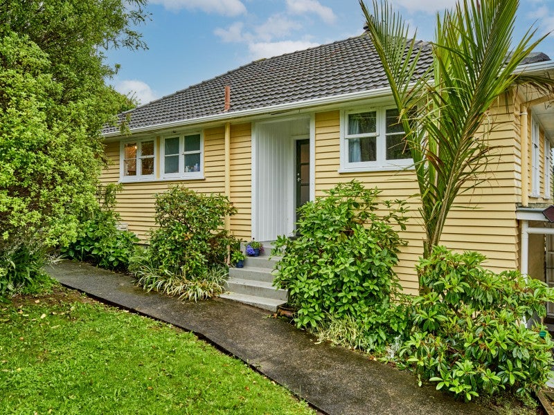 17 Chew Place, Ranui, Porirua - Carousel 1