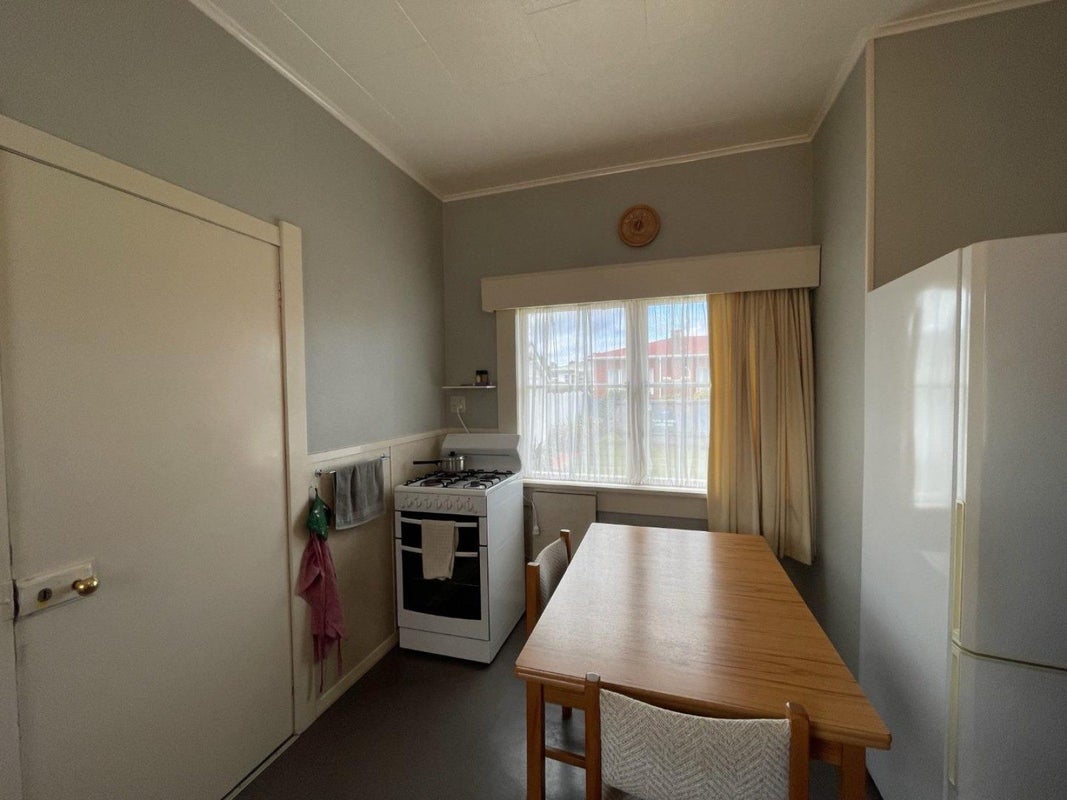 16 Kells Avenue, Aramoho, Whanganui - Carousel 2