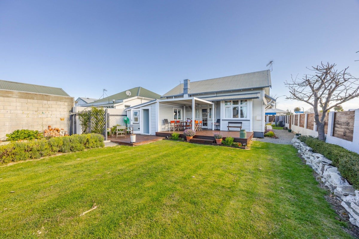42A Latham Street, Napier South, Napier, Hawke's Bay - Carousel 1