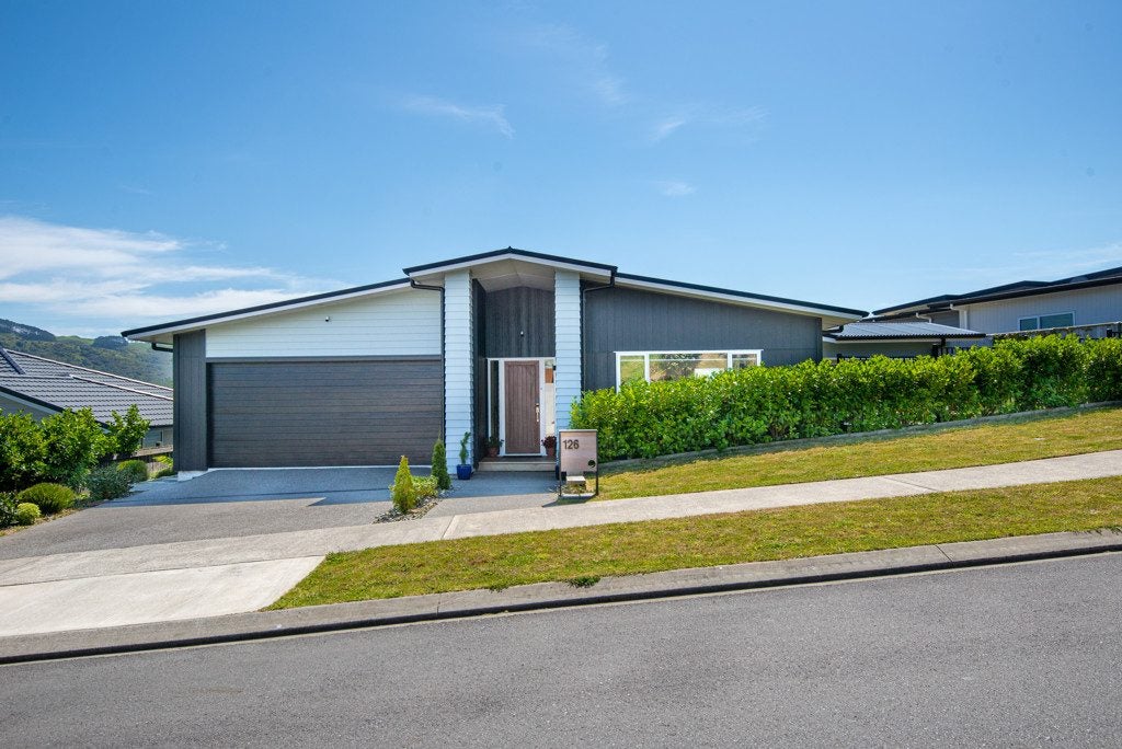 126 John Burke DR, Aotea, PORIRUA - Carousel 2