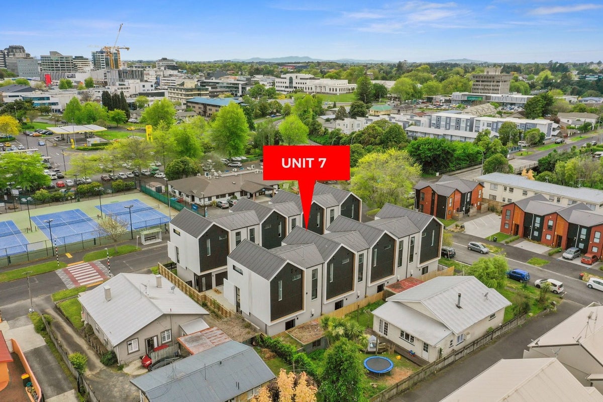 7/2 Manning Street, Hamilton Central, Hamilton - Carousel 2