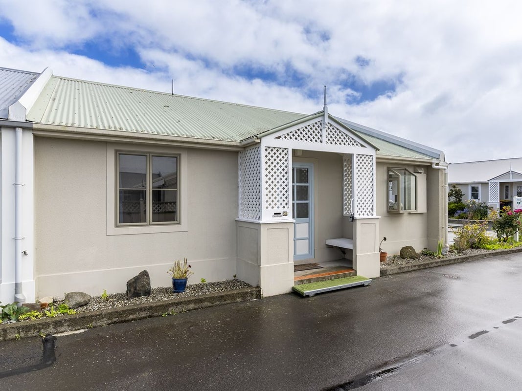 29/31 Eastbourne Street, Caversham, Dunedin - Carousel 15