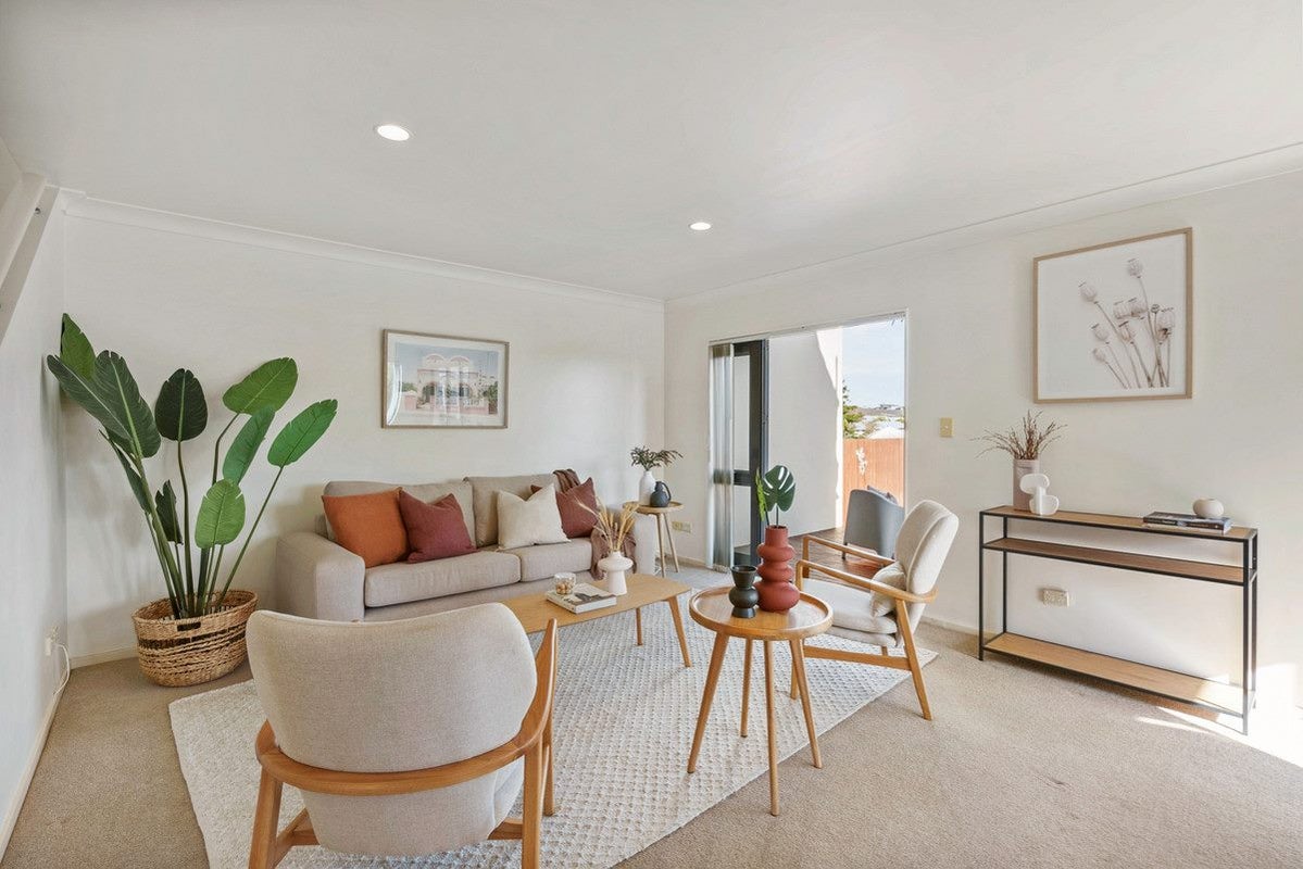 1/14 Ponderosa Drive, Oteha, Auckland - Carousel 2