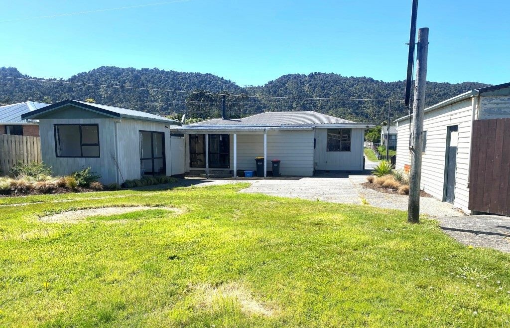 62 Fitzgerald Street, Cobden, Greymouth - Carousel 20