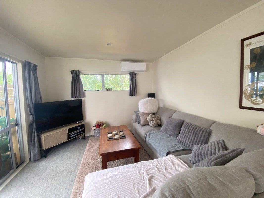 43 Stapleford Crescent, Browns Bay, Auckland - Carousel 1